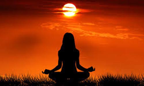 सूर्य भगवान र बिहानको समय तालिका: शक्तिशाली सूर्य मन्त्रहरू र जप गर्ने उत्तम समय